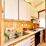 Hostdomus - Blue Wave Apartment